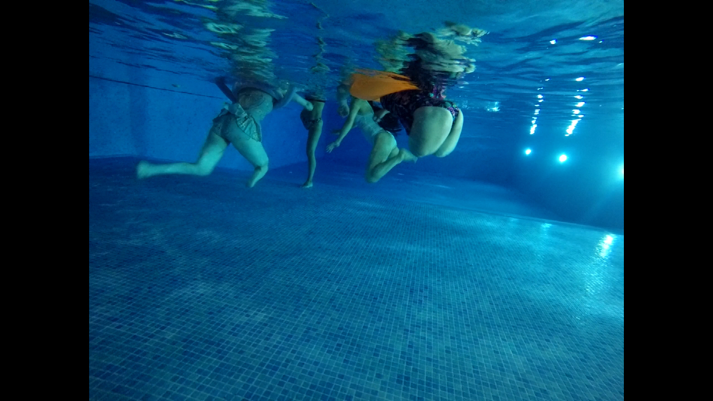 Amputee Party Pool Clip 2