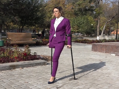 Arina - Crutching (Part1 Business Outfit)