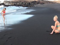 Amanda & Lana - Black Beach (Video)