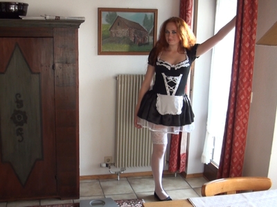 Elena - Clip Housekeeper