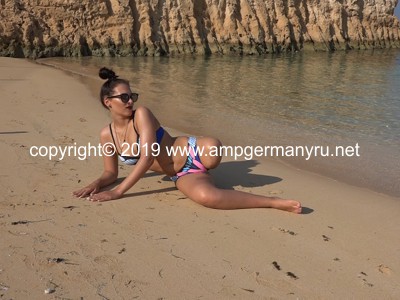 Rebekka - Beach Clip