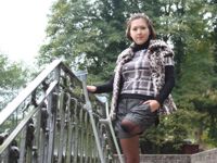 Lili - Mit Krücken in der Klosterruine (Video)